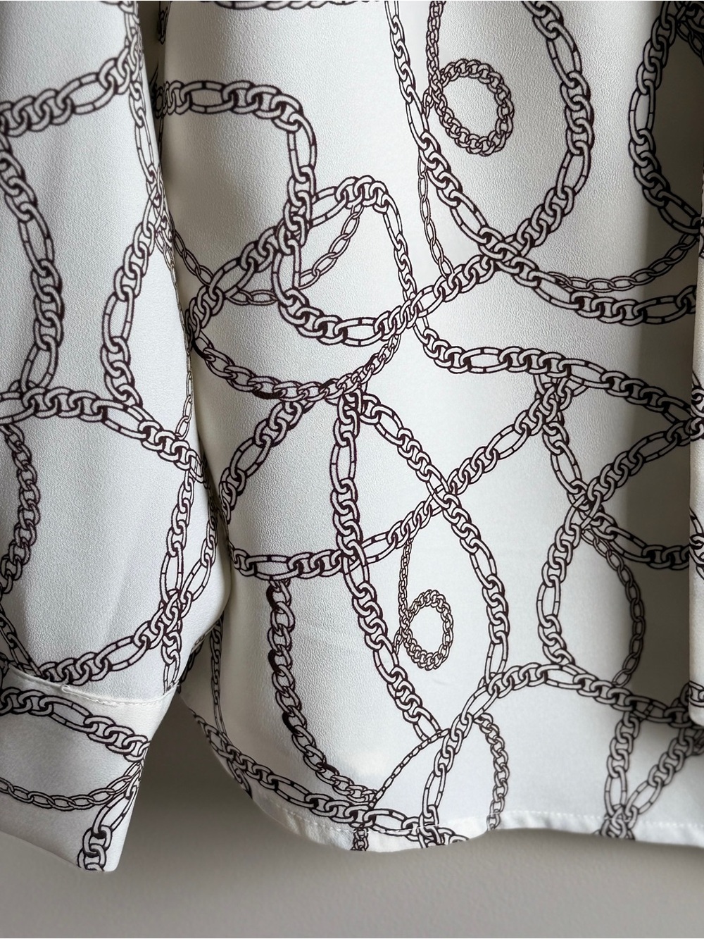 Caroline Belle Cream Tie-Neck Blouse with Black Chain Print Women’s Size Medium - Picture 2 of 9